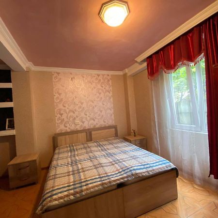 Anna Hostel Kobuleti Bagian luar foto