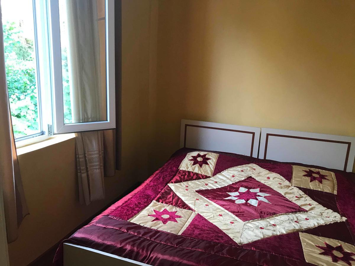 Anna Hostel Kobuleti Bagian luar foto