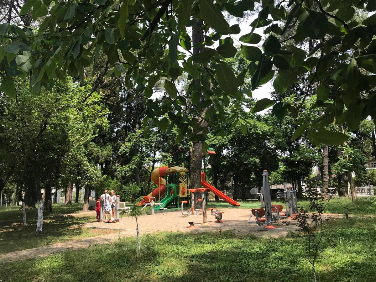 Anna Hostel Kobuleti Bagian luar foto